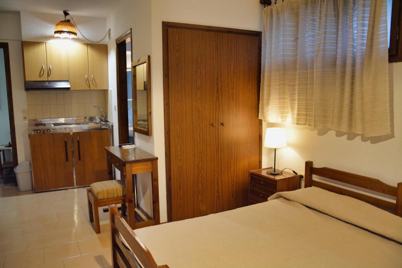 Papatzikos Traditional Guesthouse Неос Мармарас Екстериор снимка