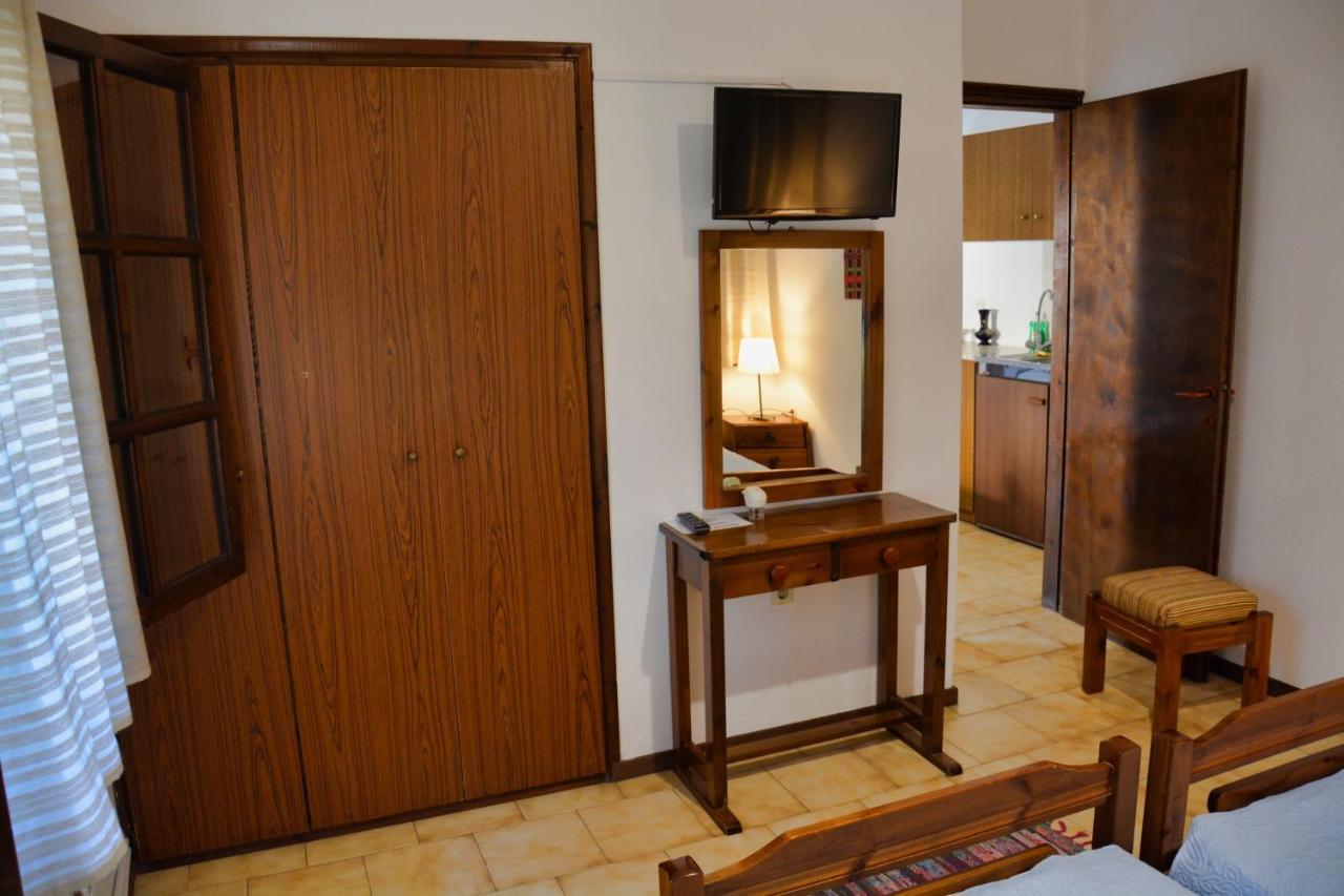 Papatzikos Traditional Guesthouse Неос Мармарас Екстериор снимка