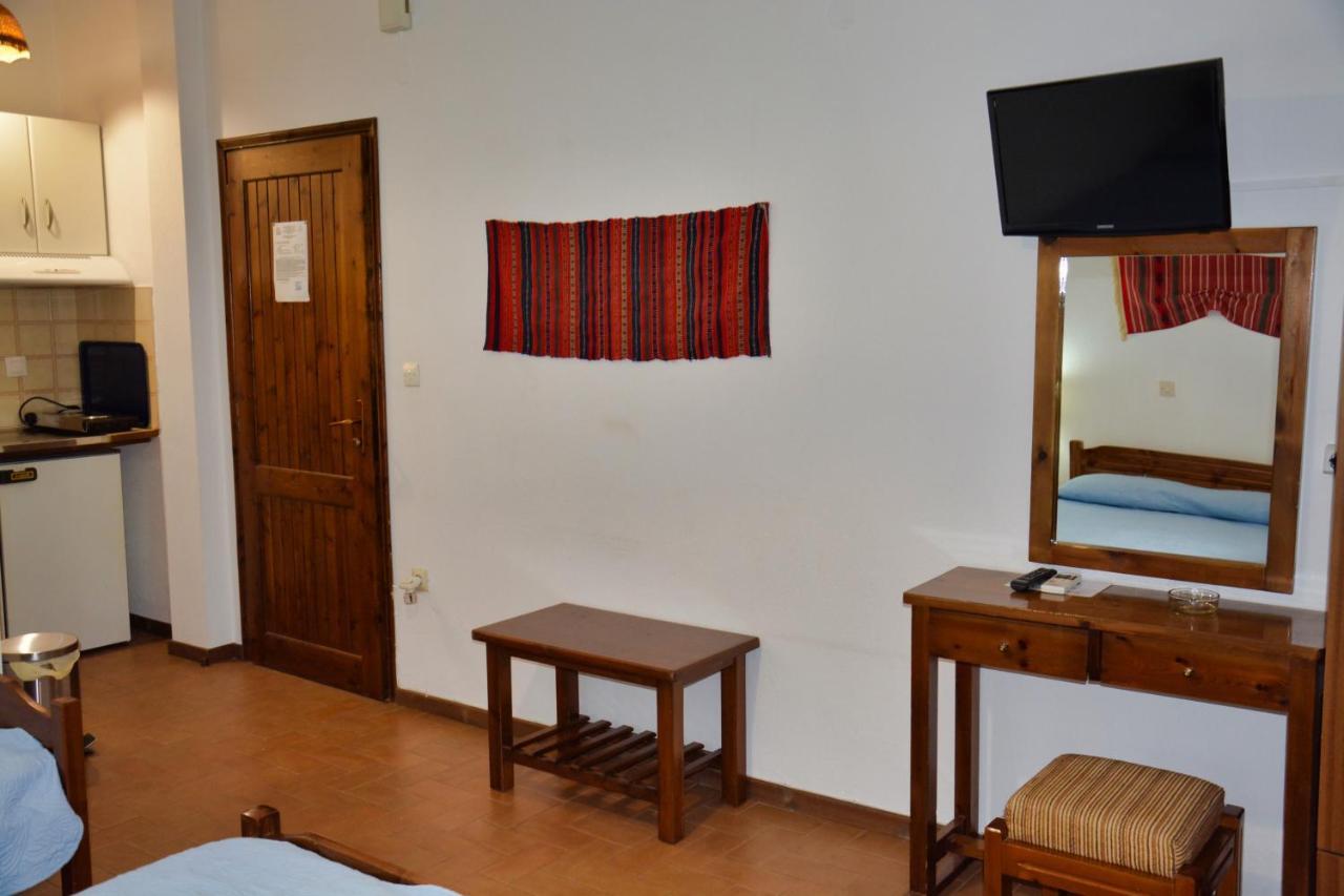 Papatzikos Traditional Guesthouse Неос Мармарас Екстериор снимка