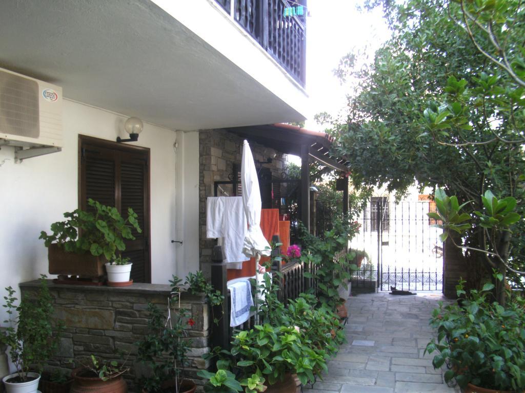 Papatzikos Traditional Guesthouse Неос Мармарас Екстериор снимка